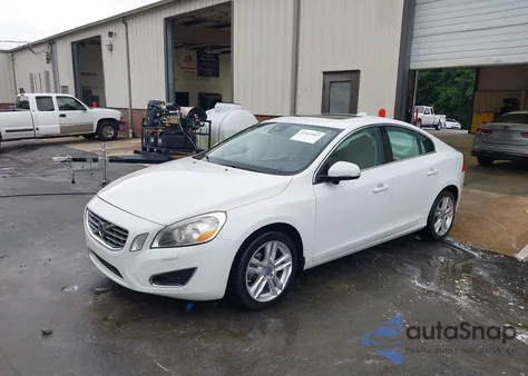 2012 Volvo S60 T5 z USA, uszkodzony, nr VIN YV1622FS3C2114909